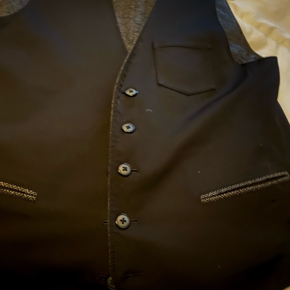 Hugo Boss reversible Men’s Vest. Size 42R slim-fit.. Authentic.